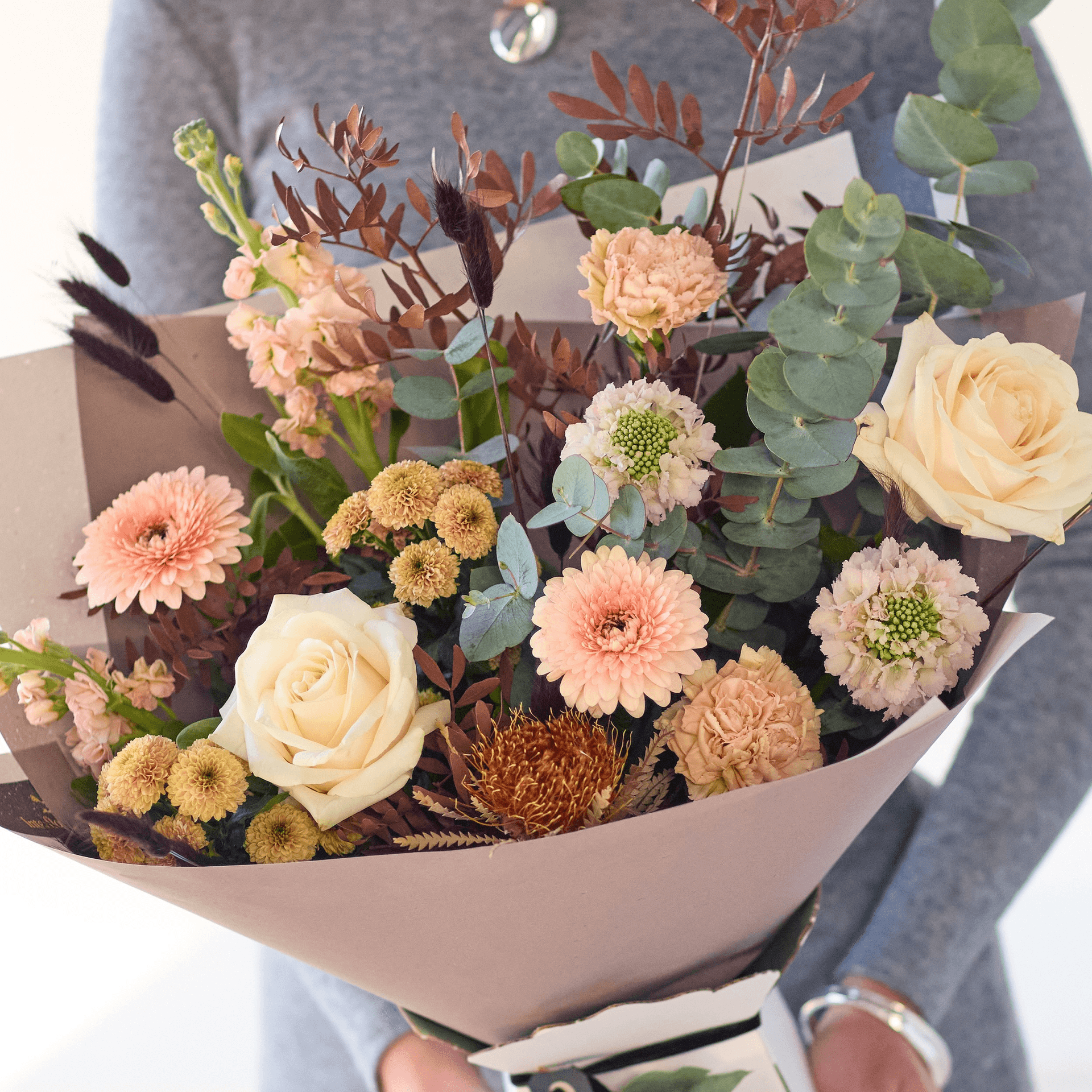 The Dawn Dream — Roses hand-tied bouquet