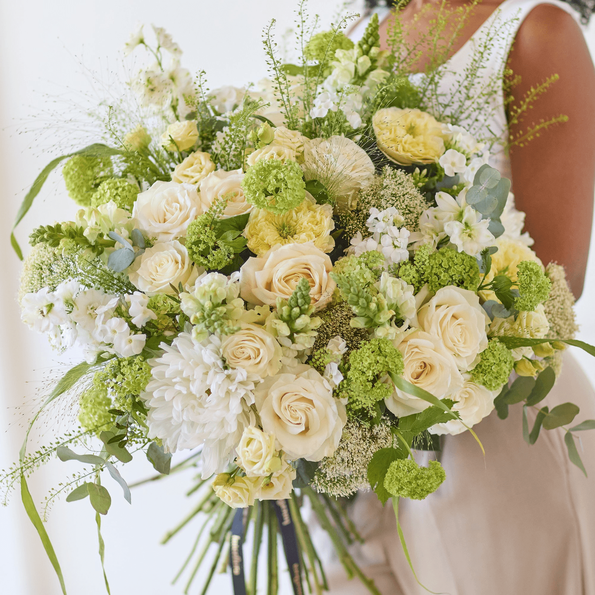 The Ultimate Elegance — Luxury & premium hand-tied bouquet