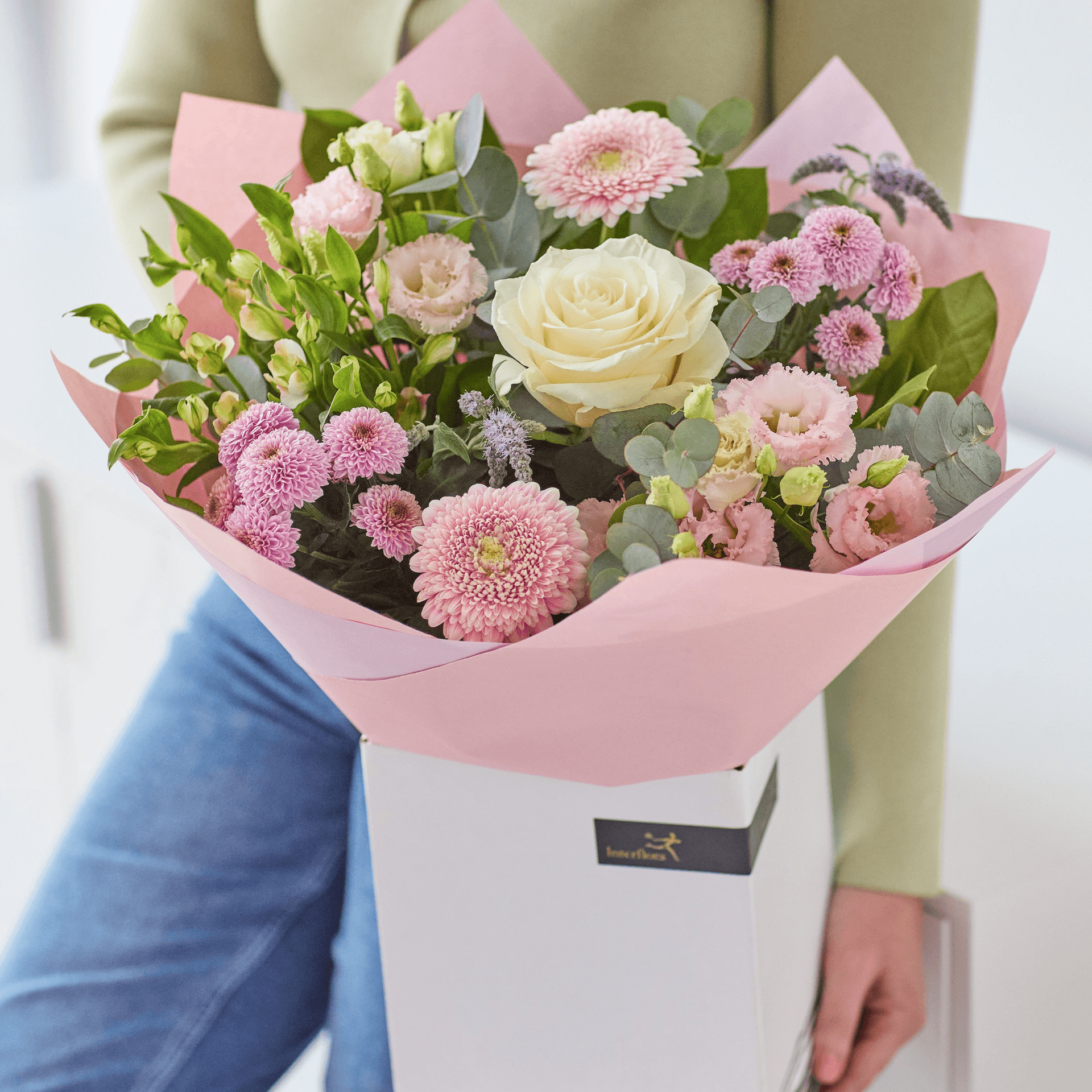 The Soft Glam — Romance hand-tied bouquet